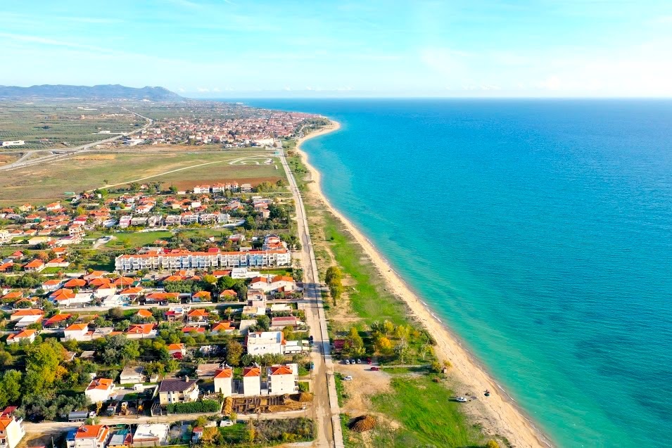 Local street in Paralia Ofriniou